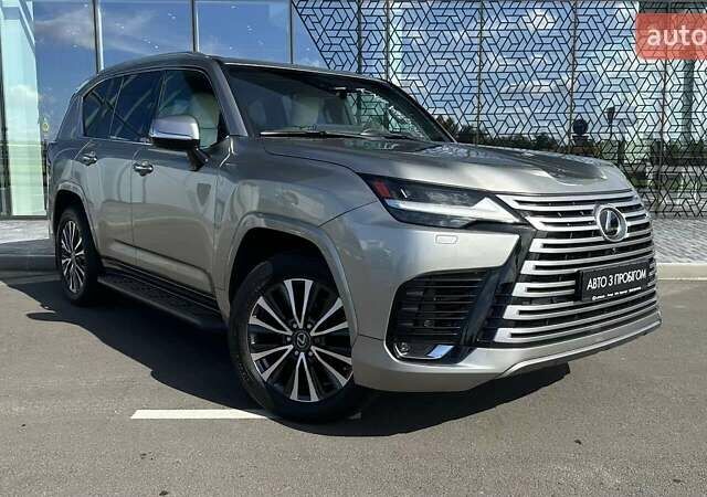 Лексус ЛХ 2022 в Киеве на Automoto.ua Серый Лексус ЛХ, объемом двигателя 3.35 л и пробегом 105 тыс. км за 109626 $, фото 11 на Automoto.ua