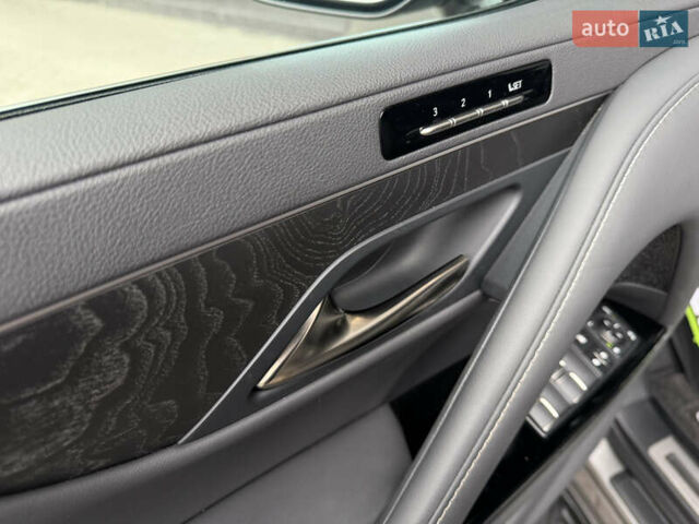 Сірий Лексус ЛХ, об'ємом двигуна 3.35 л та пробігом 34 тис. км за 109999 $, фото 21 на Automoto.ua