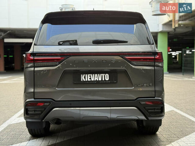 Лексус ЛХ 2022 в Киеве на Automoto.ua Серый Лексус ЛХ, объемом двигателя 3.5 л и пробегом 41 тыс. км за 129000 $, фото 8 на Automoto.ua