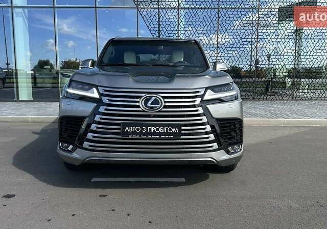 Лексус ЛХ 2022 в Киеве на Automoto.ua Серый Лексус ЛХ, объемом двигателя 3.35 л и пробегом 105 тыс. км за 109626 $, фото 4 на Automoto.ua