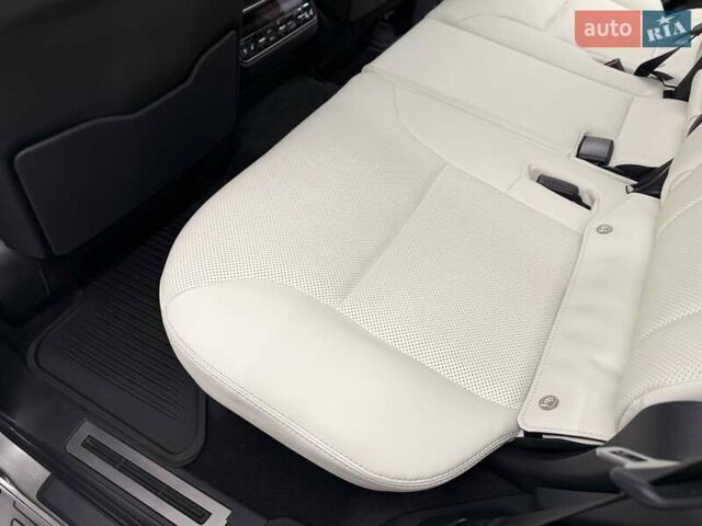 Сірий Лексус ЛХ, об'ємом двигуна 3.35 л та пробігом 9 тис. км за 125990 $, фото 30 на Automoto.ua