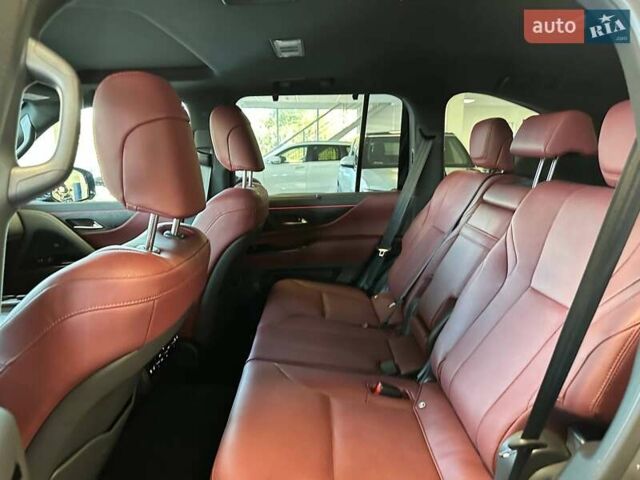 Сірий Лексус ЛХ, об'ємом двигуна 3.35 л та пробігом 8 тис. км за 122500 $, фото 18 на Automoto.ua