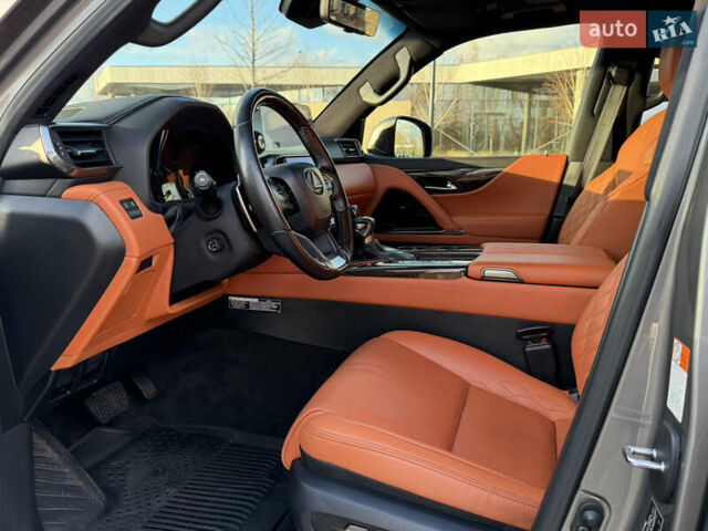 Серый Лексус ЛХ, объемом двигателя 3.45 л и пробегом 108 тыс. км за 112000 $, фото 23 на Automoto.ua