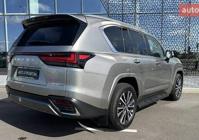 Лексус ЛХ 2022 в Киеве на Automoto.ua Серый Лексус ЛХ, объемом двигателя 3.35 л и пробегом 105 тыс. км за 109626 $, фото 12 на Automoto.ua