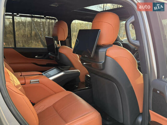 Серый Лексус ЛХ, объемом двигателя 3.45 л и пробегом 108 тыс. км за 112000 $, фото 41 на Automoto.ua