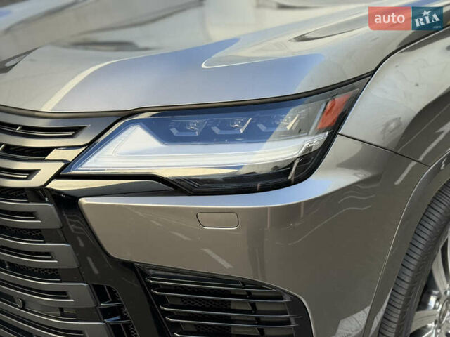 Лексус ЛХ 2022 в Киеве на Automoto.ua Серый Лексус ЛХ, объемом двигателя 3.5 л и пробегом 41 тыс. км за 129000 $, фото 2 на Automoto.ua
