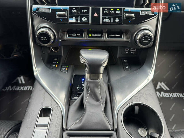 Сірий Лексус ЛХ, об'ємом двигуна 3.35 л та пробігом 47 тис. км за 114999 $, фото 20 на Automoto.ua