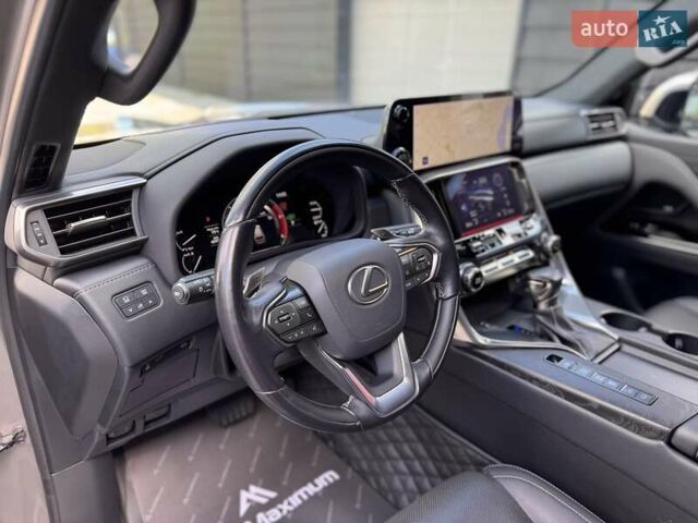 Сірий Лексус ЛХ, об'ємом двигуна 3.35 л та пробігом 45 тис. км за 119900 $, фото 19 на Automoto.ua