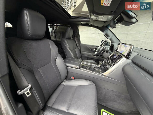 Сірий Лексус ЛХ, об'ємом двигуна 3.35 л та пробігом 34 тис. км за 109999 $, фото 42 на Automoto.ua