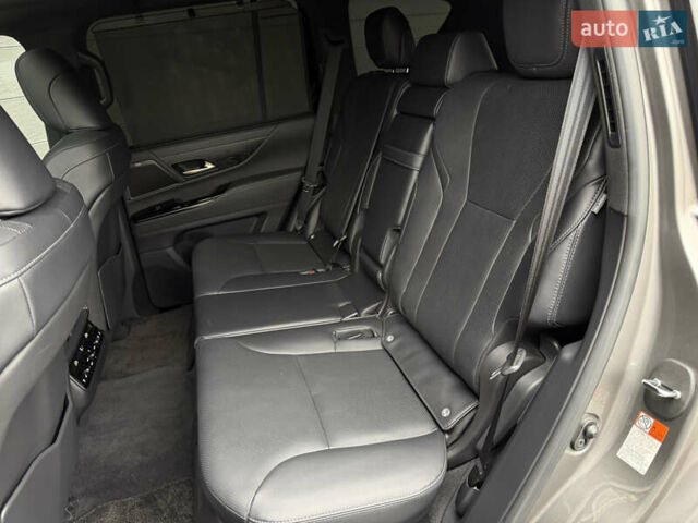 Сірий Лексус ЛХ, об'ємом двигуна 3.35 л та пробігом 34 тис. км за 109999 $, фото 35 на Automoto.ua