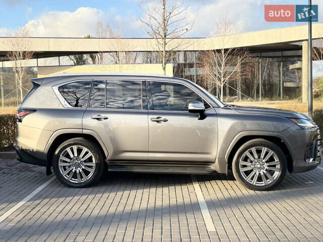 Серый Лексус ЛХ, объемом двигателя 3.45 л и пробегом 108 тыс. км за 112000 $, фото 16 на Automoto.ua