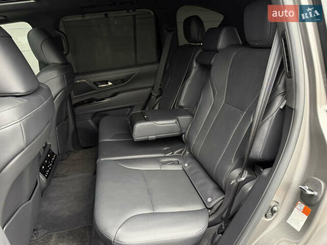 Сірий Лексус ЛХ, об'ємом двигуна 3.35 л та пробігом 34 тис. км за 109999 $, фото 36 на Automoto.ua