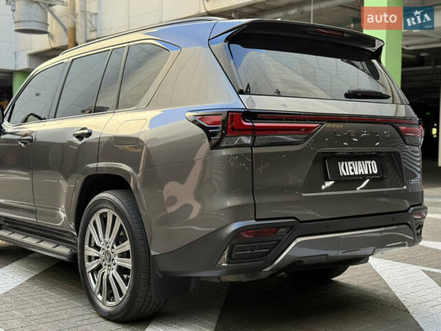 Лексус ЛХ 2022 в Киеве на Automoto.ua Серый Лексус ЛХ, объемом двигателя 3.5 л и пробегом 41 тыс. км за 129000 $, фото 7 на Automoto.ua