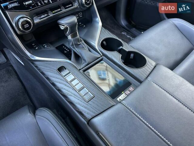 Сірий Лексус ЛХ, об'ємом двигуна 3.35 л та пробігом 29 тис. км за 119900 $, фото 49 на Automoto.ua