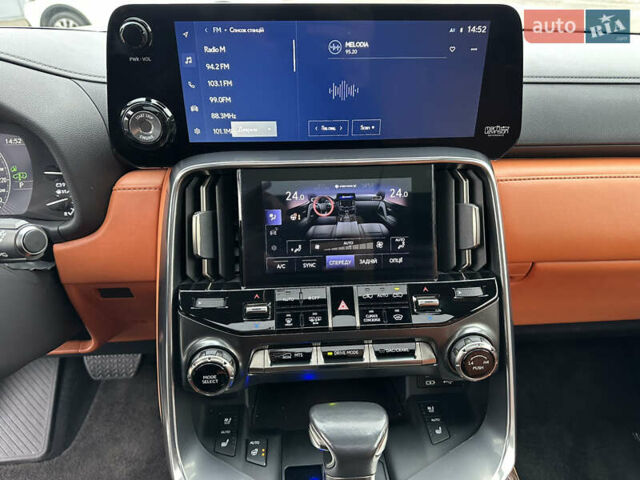 Серый Лексус ЛХ, объемом двигателя 3.45 л и пробегом 88 тыс. км за 124999 $, фото 12 на Automoto.ua