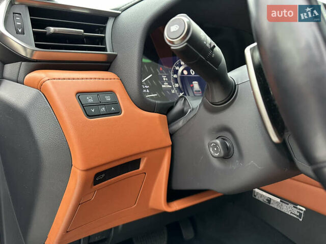 Серый Лексус ЛХ, объемом двигателя 3.45 л и пробегом 88 тыс. км за 124999 $, фото 10 на Automoto.ua