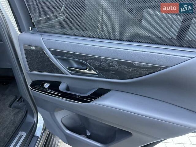 Сірий Лексус ЛХ, об'ємом двигуна 3.35 л та пробігом 29 тис. км за 119900 $, фото 84 на Automoto.ua