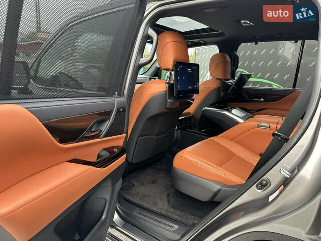 Серый Лексус ЛХ, объемом двигателя 3.45 л и пробегом 88 тыс. км за 124999 $, фото 19 на Automoto.ua