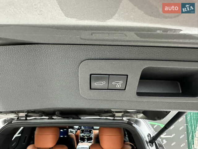 Серый Лексус ЛХ, объемом двигателя 3.45 л и пробегом 88 тыс. км за 124999 $, фото 37 на Automoto.ua