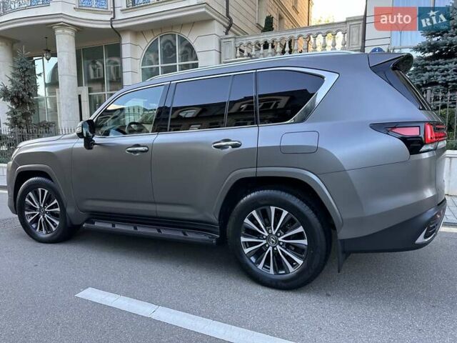 Сірий Лексус ЛХ, об'ємом двигуна 3.35 л та пробігом 29 тис. км за 119900 $, фото 6 на Automoto.ua