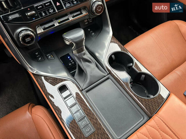 Серый Лексус ЛХ, объемом двигателя 3.45 л и пробегом 88 тыс. км за 124999 $, фото 11 на Automoto.ua