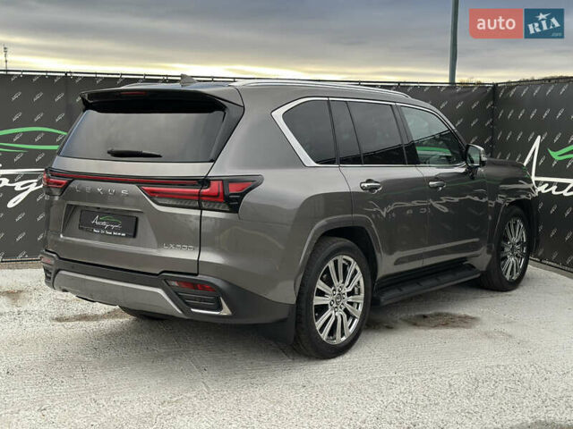 Серый Лексус ЛХ, объемом двигателя 3.45 л и пробегом 88 тыс. км за 124999 $, фото 1 на Automoto.ua