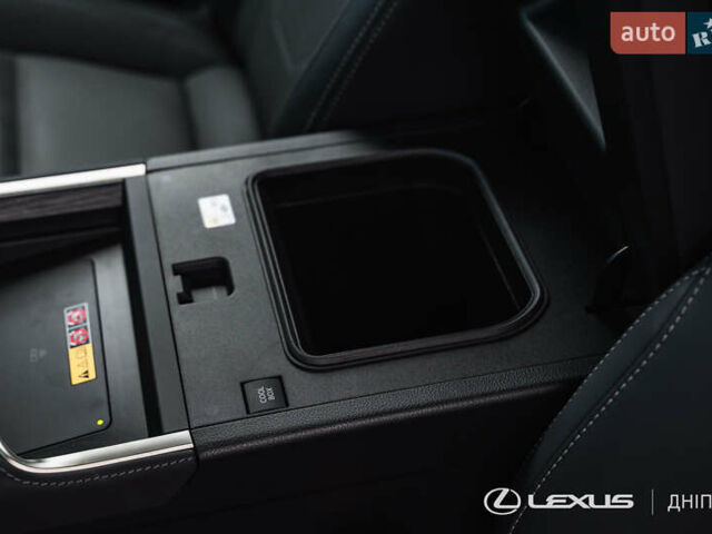 Сірий Лексус ЛХ, об'ємом двигуна 3.45 л та пробігом 3 тис. км за 93081 $, фото 30 на Automoto.ua
