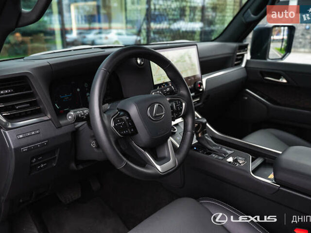 Сірий Лексус ЛХ, об'ємом двигуна 3.45 л та пробігом 3 тис. км за 93081 $, фото 13 на Automoto.ua