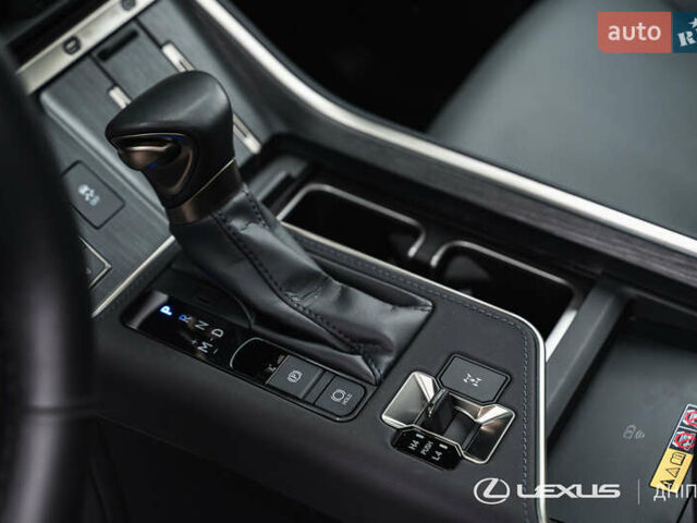Сірий Лексус ЛХ, об'ємом двигуна 3.45 л та пробігом 3 тис. км за 93081 $, фото 29 на Automoto.ua