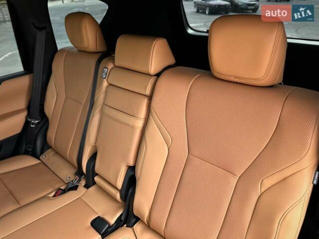 Серый Лексус ЛХ, объемом двигателя 3.35 л и пробегом 2 тыс. км за 135500 $, фото 77 на Automoto.ua