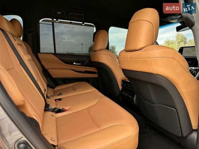 Серый Лексус ЛХ, объемом двигателя 3.35 л и пробегом 2 тыс. км за 135500 $, фото 50 на Automoto.ua