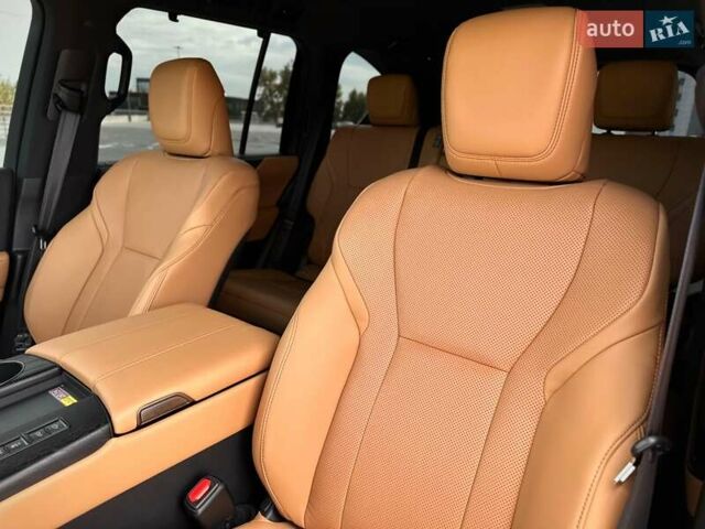 Серый Лексус ЛХ, объемом двигателя 3.35 л и пробегом 2 тыс. км за 135500 $, фото 98 на Automoto.ua