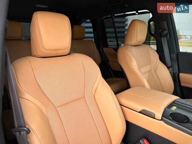 Серый Лексус ЛХ, объемом двигателя 3.35 л и пробегом 2 тыс. км за 135500 $, фото 49 на Automoto.ua