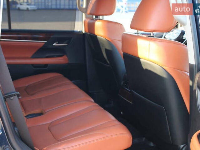 Синий Лексус ЛХ, объемом двигателя 4.46 л и пробегом 226 тыс. км за 68000 $, фото 21 на Automoto.ua