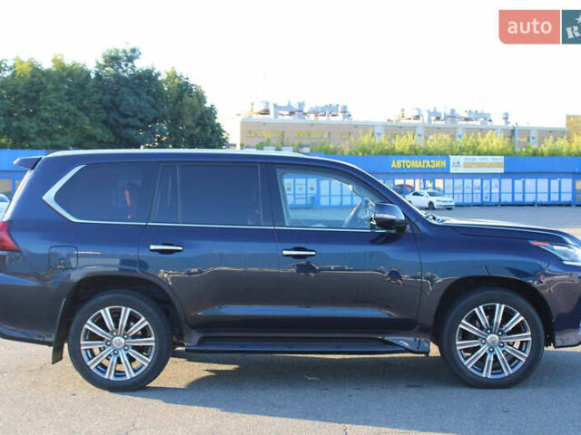 Синий Лексус ЛХ, объемом двигателя 4.46 л и пробегом 226 тыс. км за 68000 $, фото 2 на Automoto.ua