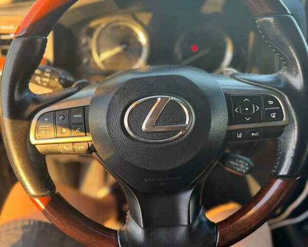 Синий Лексус ЛХ, объемом двигателя 4.46 л и пробегом 226 тыс. км за 68000 $, фото 13 на Automoto.ua