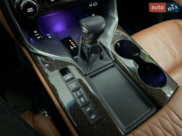 Зеленый Лексус ЛХ, объемом двигателя 3.5 л и пробегом 58 тыс. км за 124000 $, фото 23 на Automoto.ua