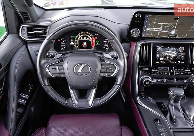 Зеленый Лексус ЛХ, объемом двигателя 3.35 л и пробегом 137 тыс. км за 90320 $, фото 8 на Automoto.ua