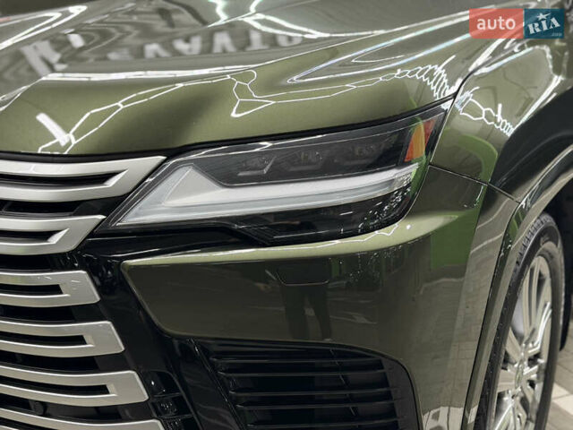 Зеленый Лексус ЛХ, объемом двигателя 3.5 л и пробегом 58 тыс. км за 124000 $, фото 2 на Automoto.ua