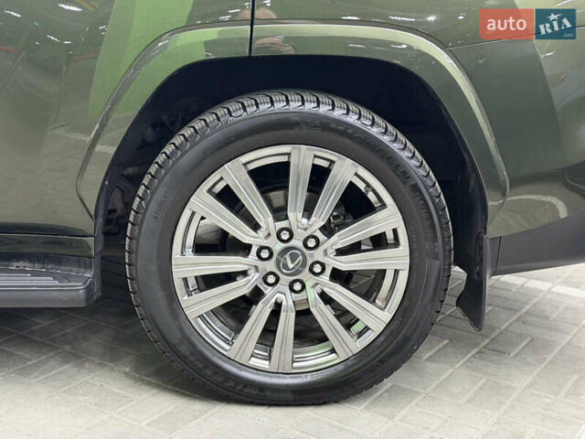 Зеленый Лексус ЛХ, объемом двигателя 3.5 л и пробегом 58 тыс. км за 124000 $, фото 12 на Automoto.ua