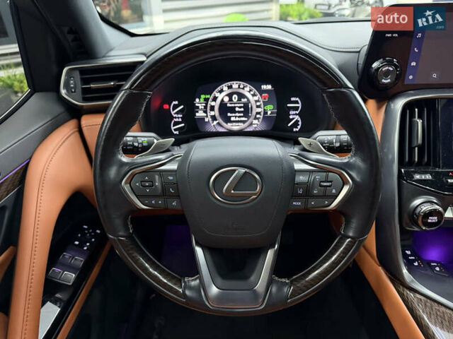 Зеленый Лексус ЛХ, объемом двигателя 3.5 л и пробегом 58 тыс. км за 124000 $, фото 16 на Automoto.ua