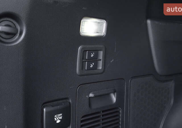 Зеленый Лексус ЛХ, объемом двигателя 3.35 л и пробегом 137 тыс. км за 90320 $, фото 10 на Automoto.ua