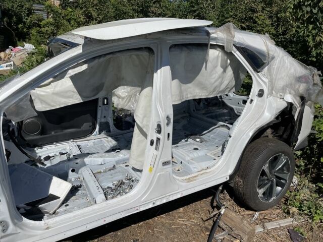 Белый Лексус НХ, объемом двигателя 0 л и пробегом 10 тыс. км за 1200 $, фото 7 на Automoto.ua