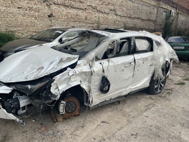 Белый Лексус НХ, объемом двигателя 0 л и пробегом 10 тыс. км за 1200 $, фото 3 на Automoto.ua