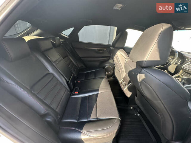 Білий Лексус НХ, об'ємом двигуна 2.5 л та пробігом 120 тис. км за 30000 $, фото 9 на Automoto.ua