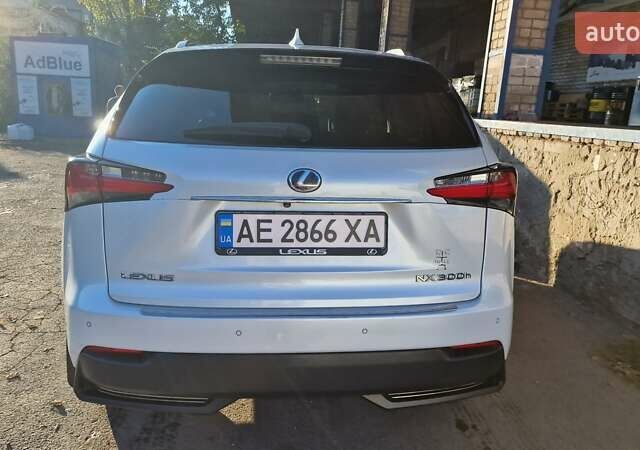 Белый Лексус НХ, объемом двигателя 2.49 л и пробегом 203 тыс. км за 28000 $, фото 54 на Automoto.ua