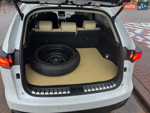 Белый Лексус НХ, объемом двигателя 2.49 л и пробегом 250 тыс. км за 27499 $, фото 15 на Automoto.ua