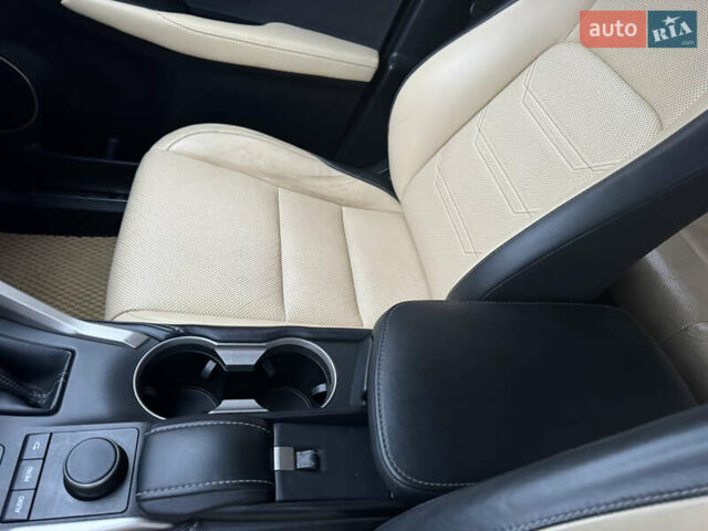 Белый Лексус НХ, объемом двигателя 2.49 л и пробегом 250 тыс. км за 27499 $, фото 7 на Automoto.ua