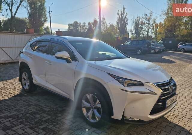 Белый Лексус НХ, объемом двигателя 2.49 л и пробегом 203 тыс. км за 28000 $, фото 5 на Automoto.ua