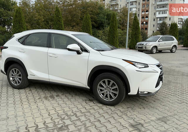 Білий Лексус НХ, об'ємом двигуна 2.49 л та пробігом 167 тис. км за 26500 $, фото 4 на Automoto.ua